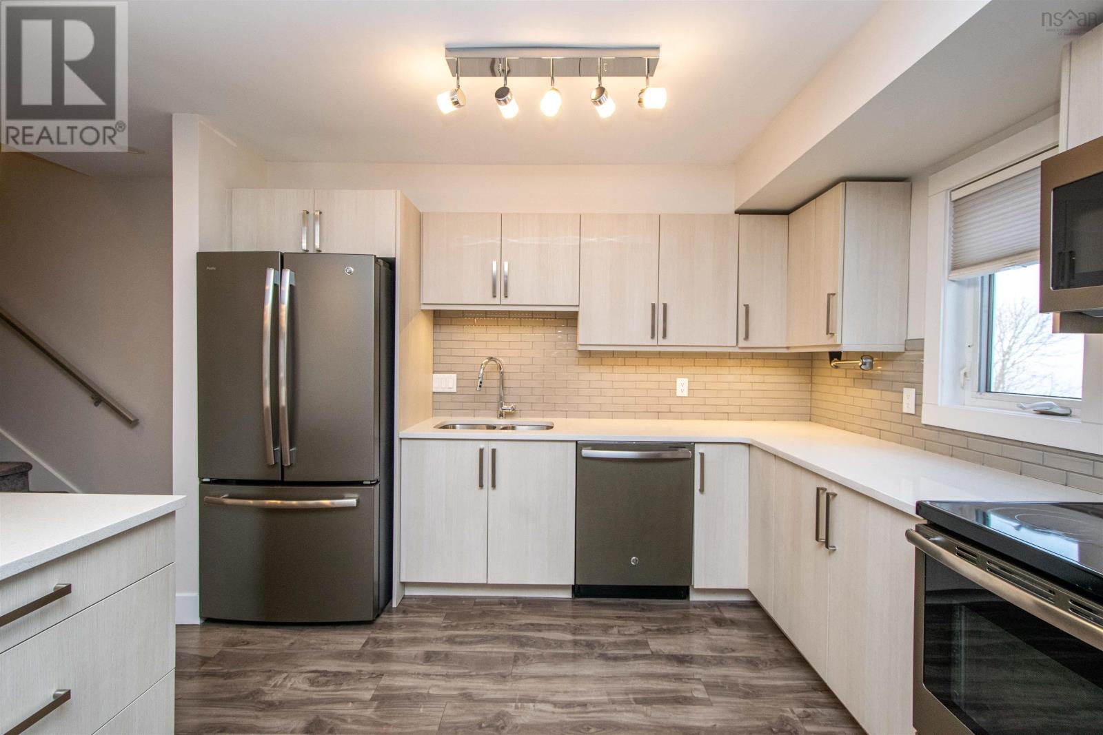 5877 Gainsborough Pl, Halifax, NS B3K 5R7