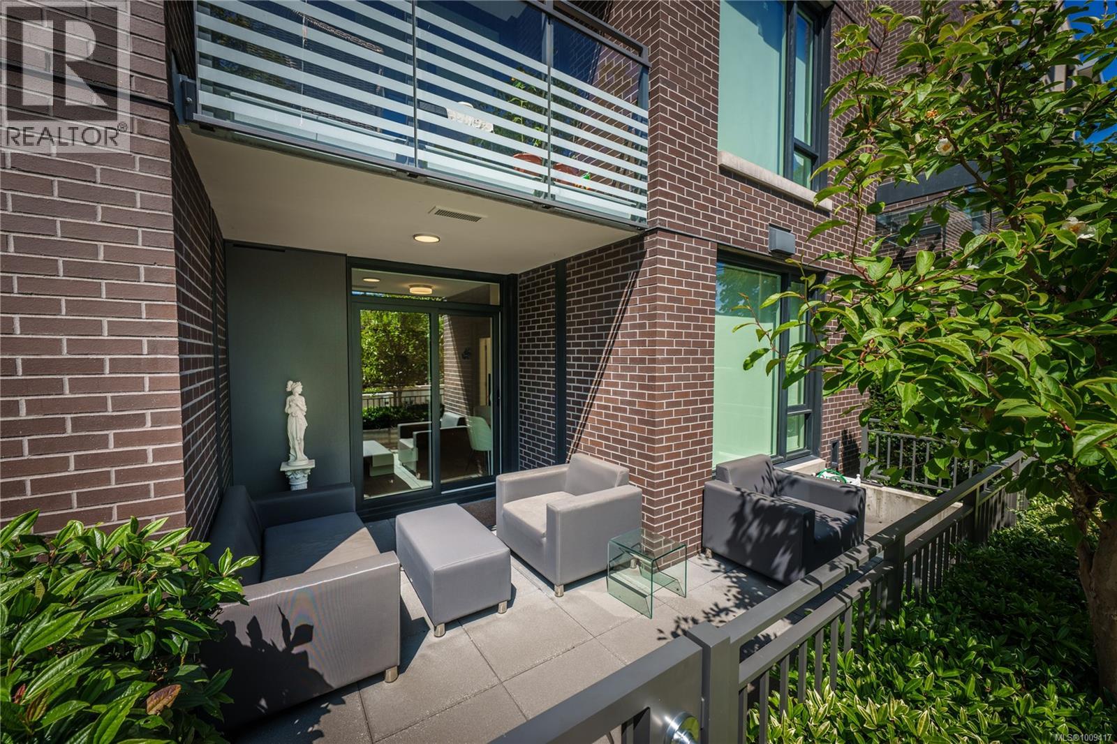 550 Michigan St Unit 101 St, Victoria, BC V8V 0G3