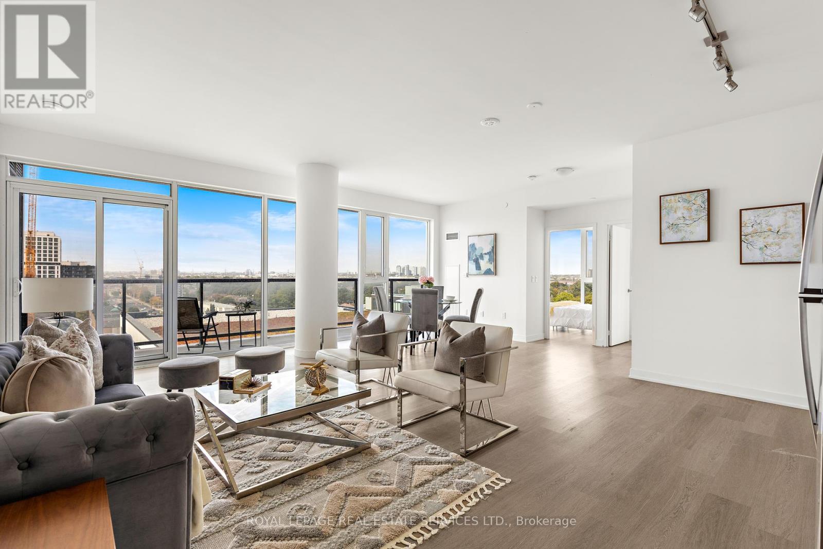 1006 859 The Queensway, Toronto, ON M8Z 1N8