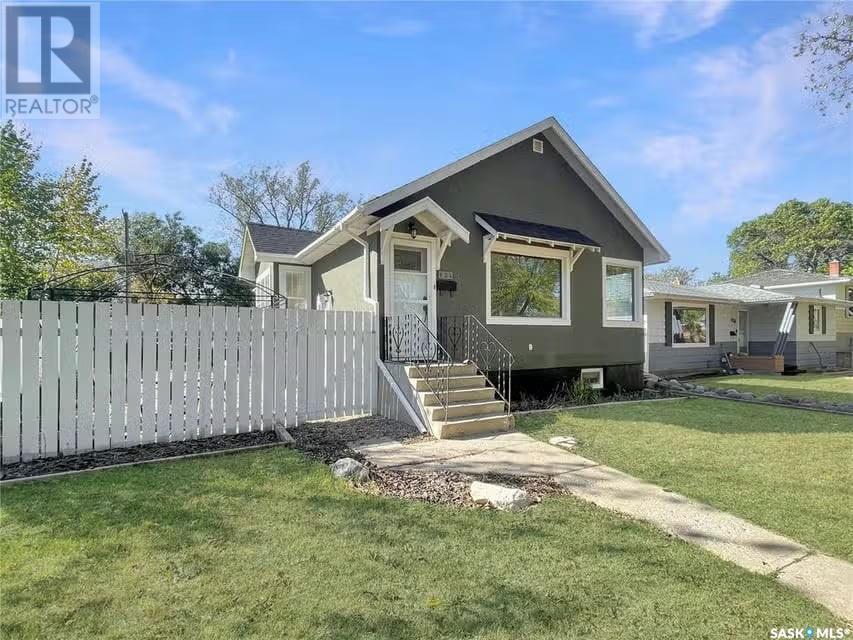 424 6 Avenue Northwest, Swift Current, SK S9H 0Y3