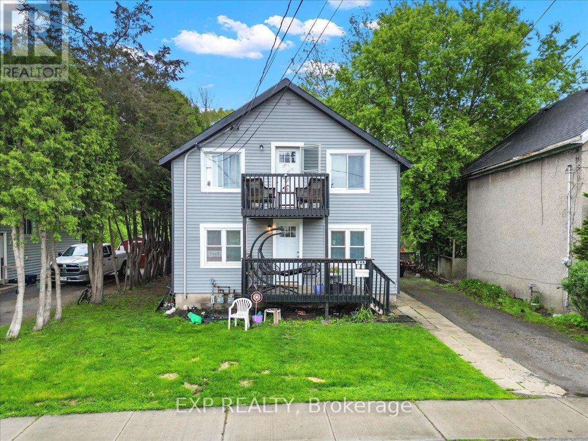 18 Delhi St, Brockville, ON K6V 4H3