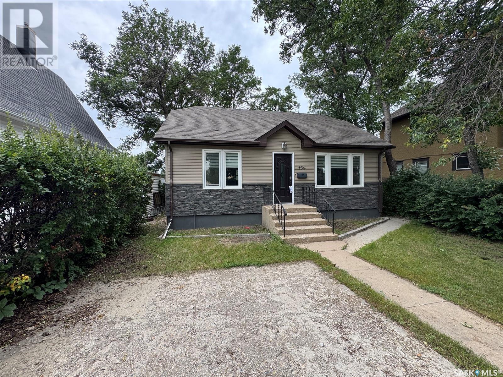 439 Quappelle St, Weyburn, SK S4H 0R3
