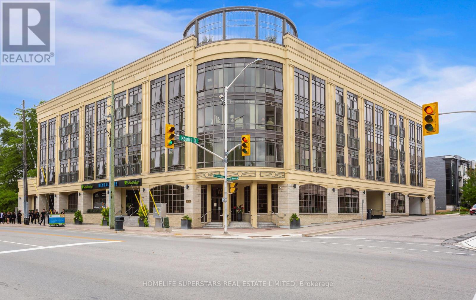 302 205 Lakeshore Rd W, Oakville, ON L6K 0H8