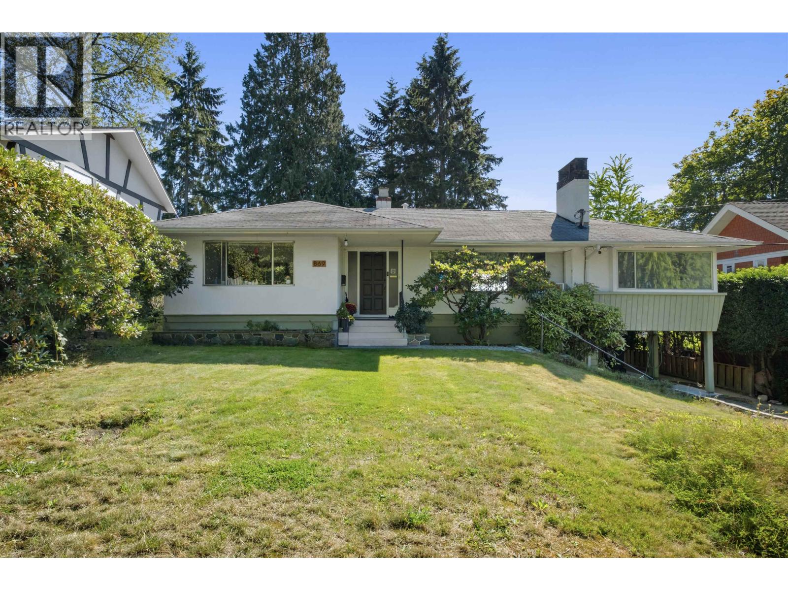 869 Clements Ave, North Vancouver, BC V7R 2K6