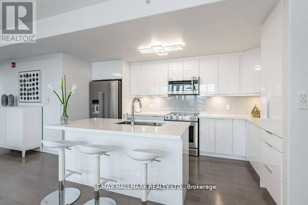 409 10 Concord Pl, Grimsby, ON L3M 0G6