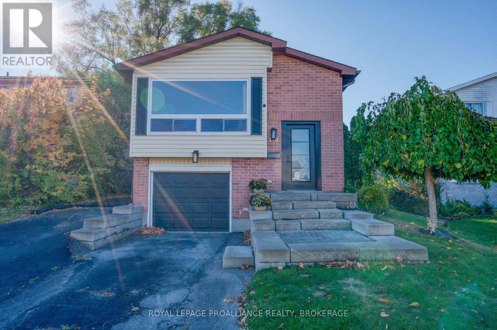 240 Old Quarry Rd, Kingston, ON K7M 7L2