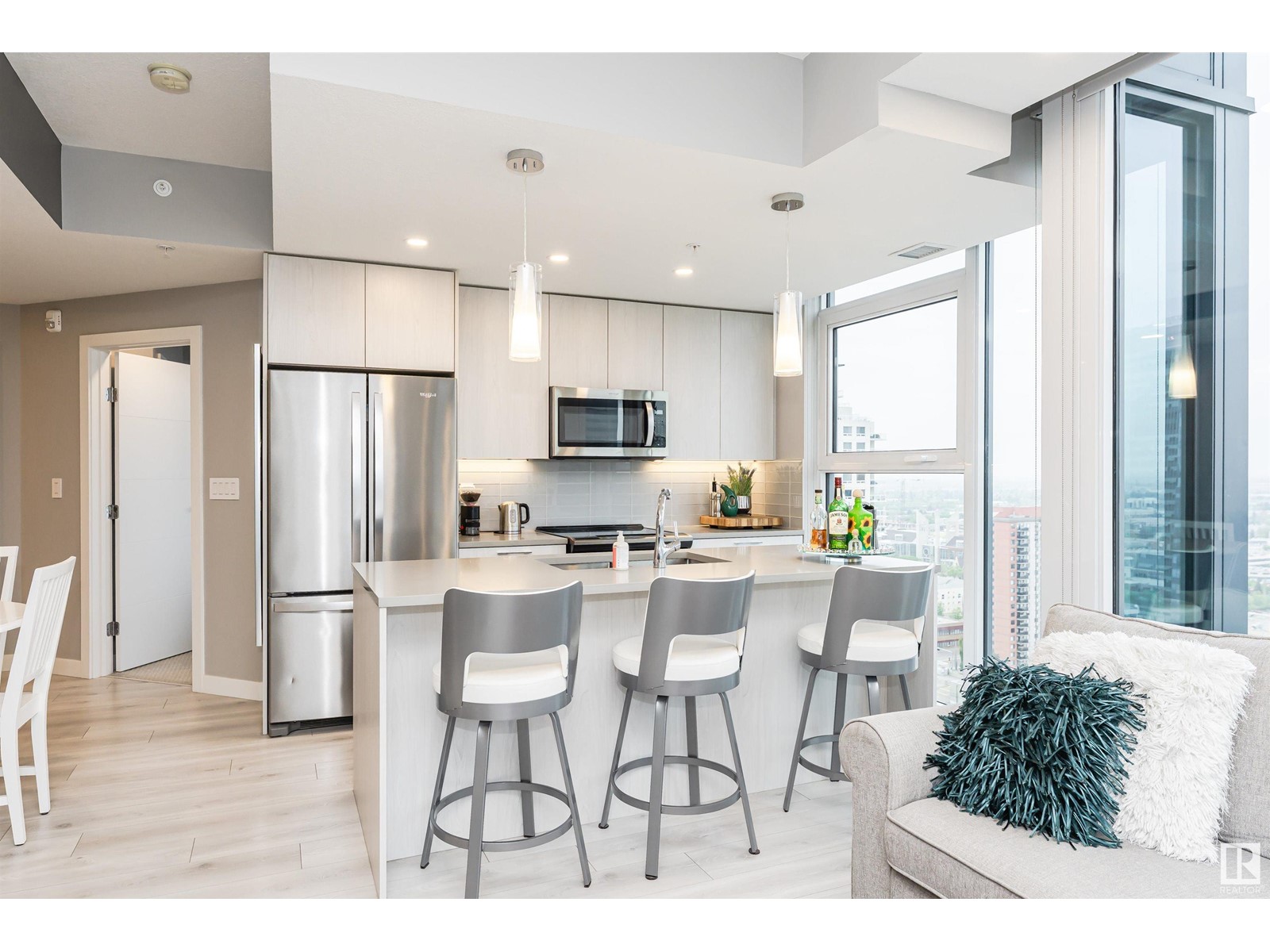 10180 103 Street Northwest #2203, Edmonton, AB T5J 0L1