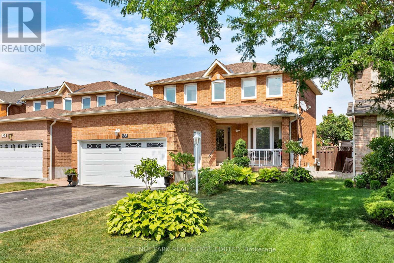 138 Largo Cres, Vaughan Maple, ON L6A 1N1