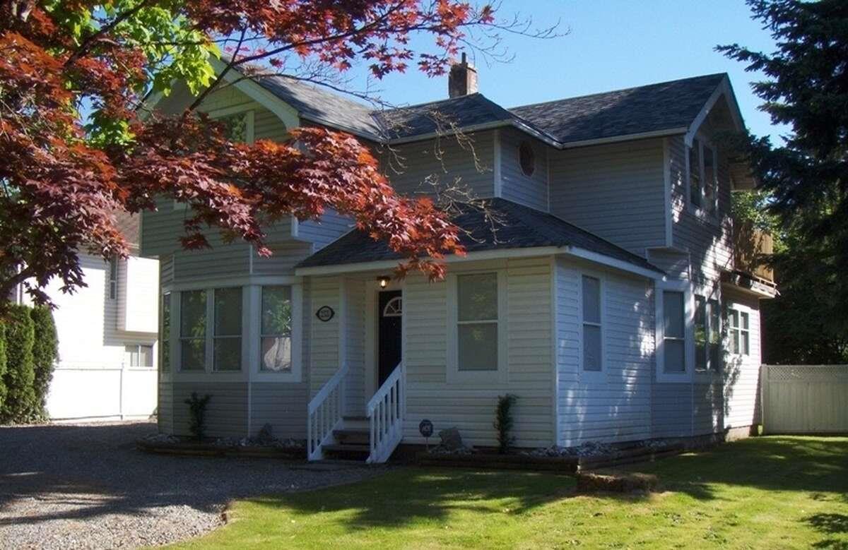 2321 Mckenzie Rd, Abbotsford, BC V2S 4A1