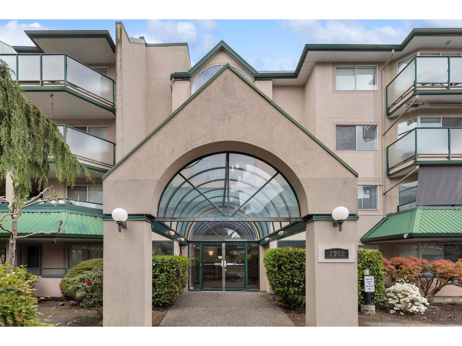 2962 Trethewey Street Unit 312, Abbotsford, BC V2T 4M3
