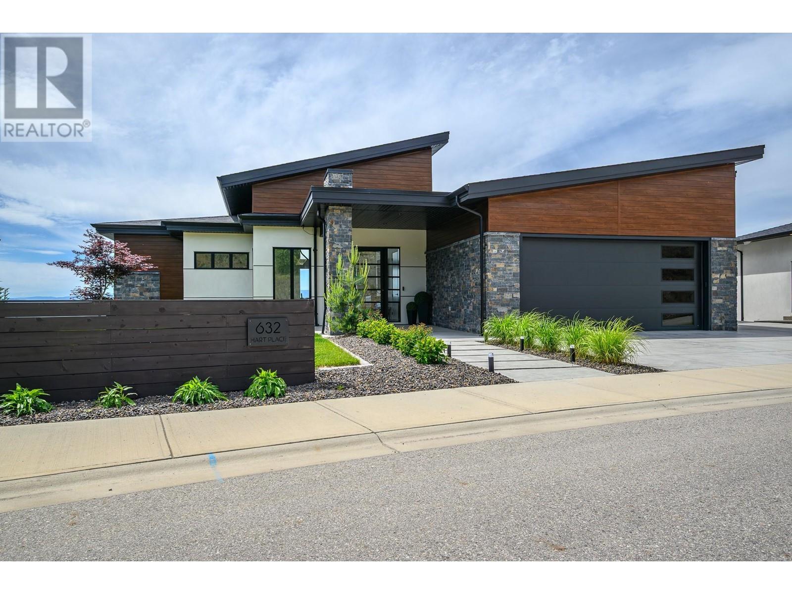 632 Hart Pl, Vernon, BC V1B 4B2