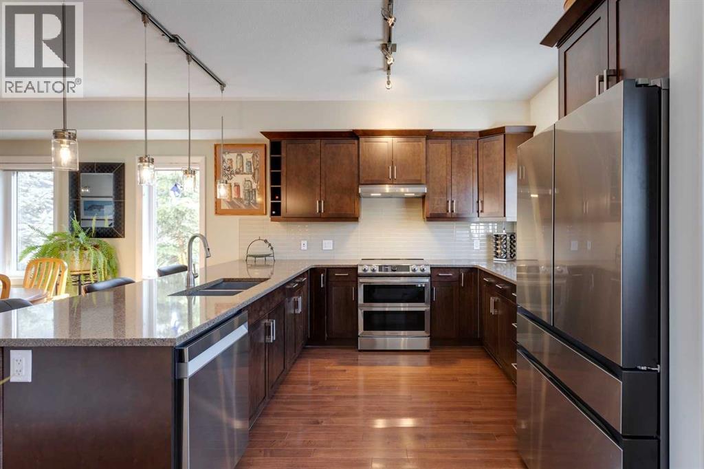 303 Valley Ridge Mnr NW, Calgary, AB T3B 6C4