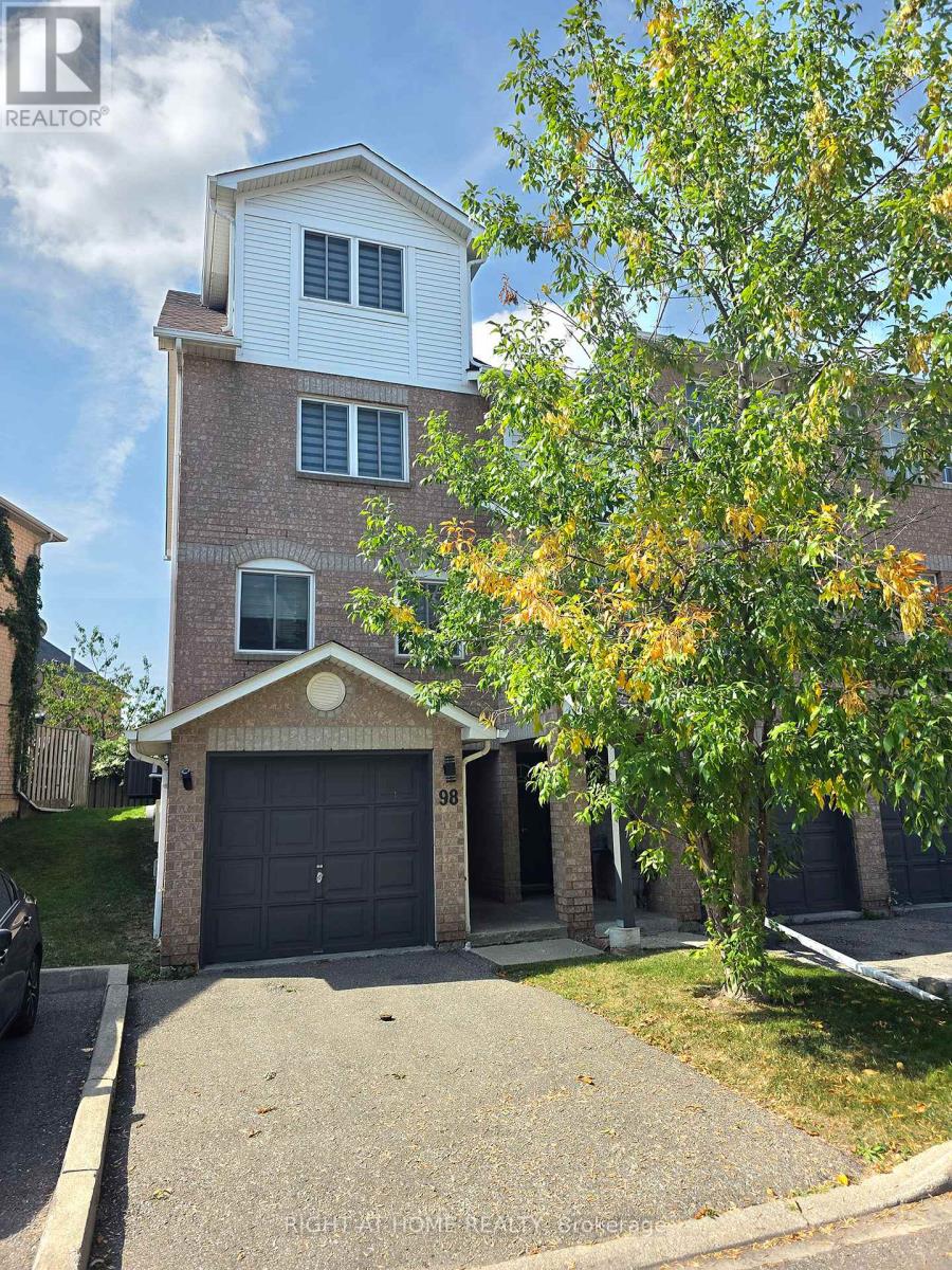 98 Spadina Rd, Brampton, ON L6X 4X6