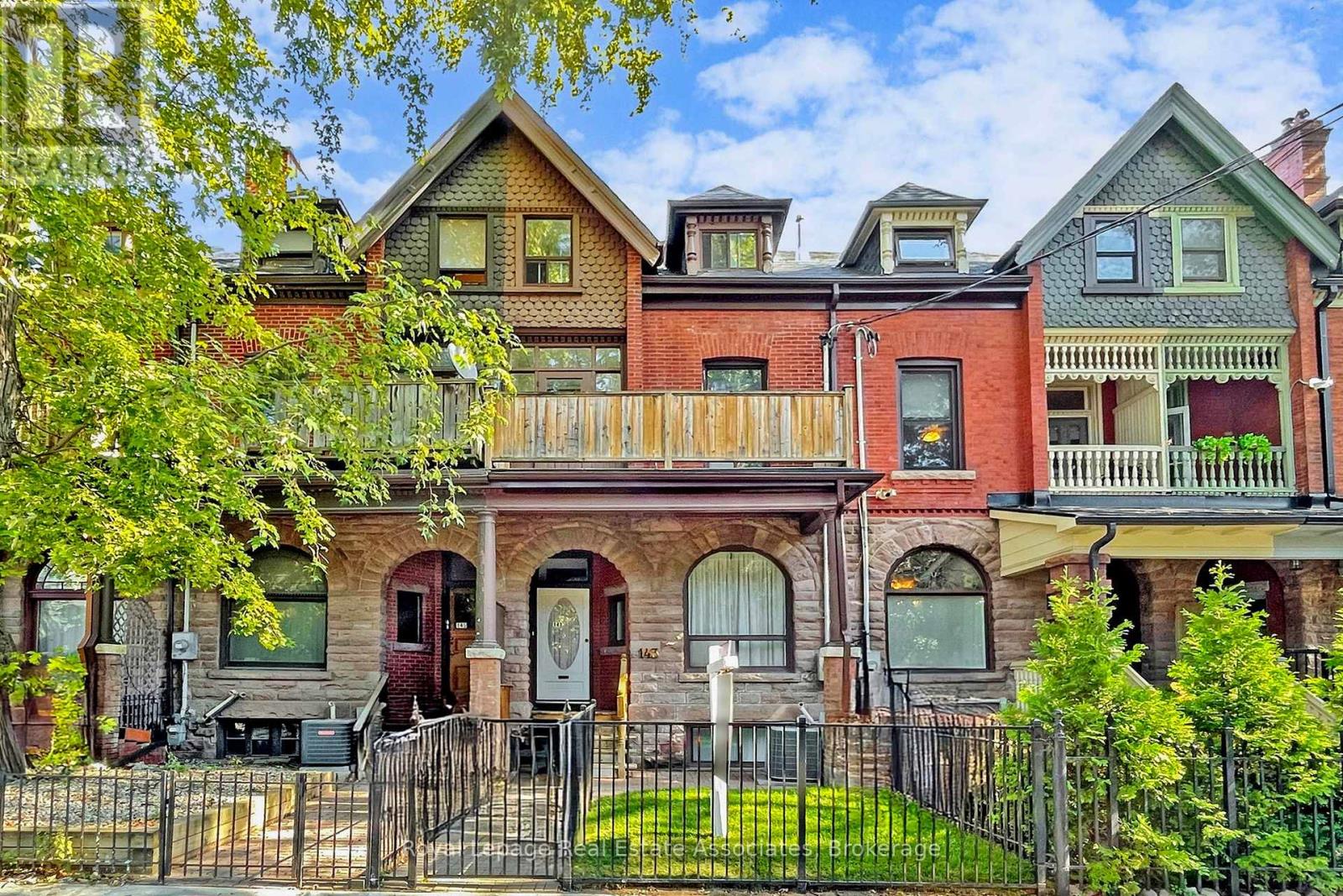 143 Seaton St, Toronto, ON M5A 2T2