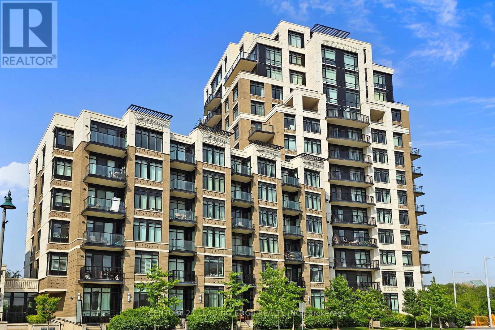 906 131 Upper Duke Cres, Markham, ON L6G 0C9