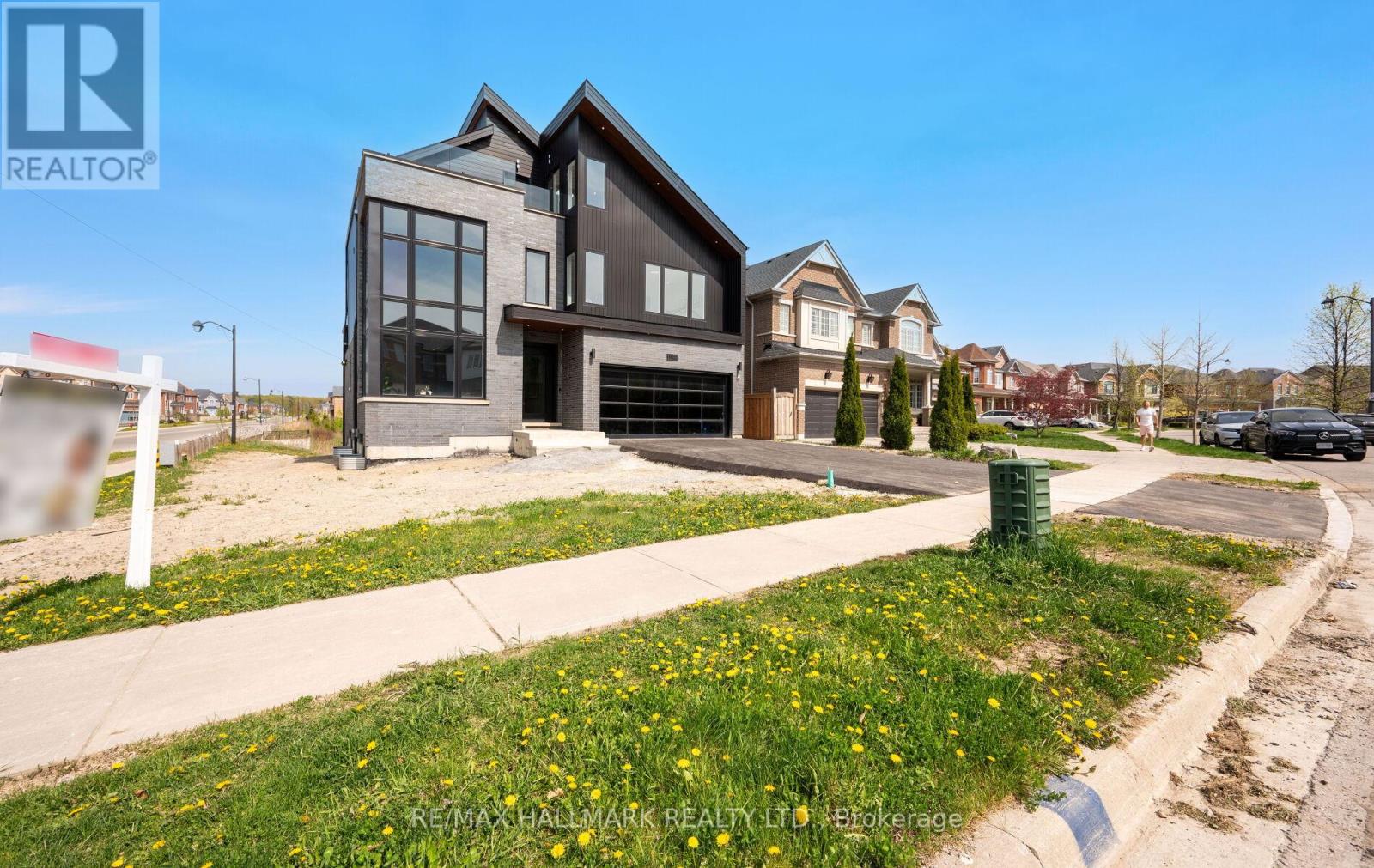 119 Pointon St, Aurora, ON L4G 0G6