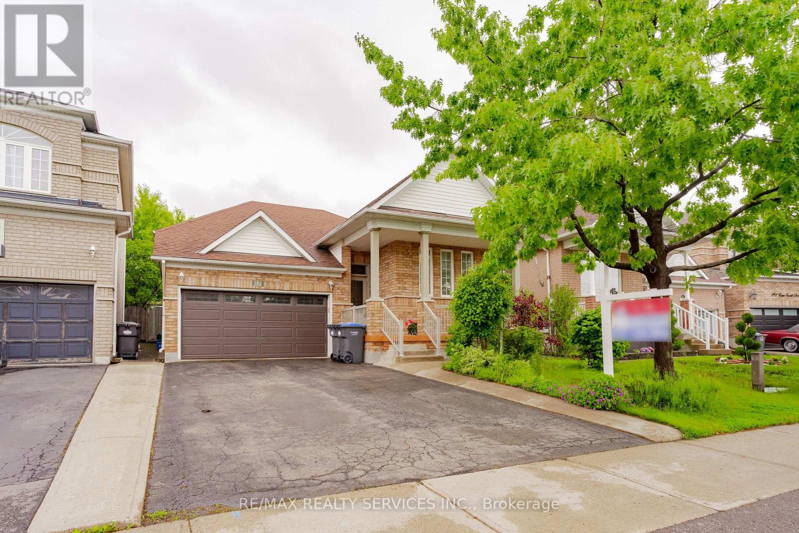 195 Van Scott Dr, Brampton Northwest Sandalwood Parkway, ON L7A 1V2