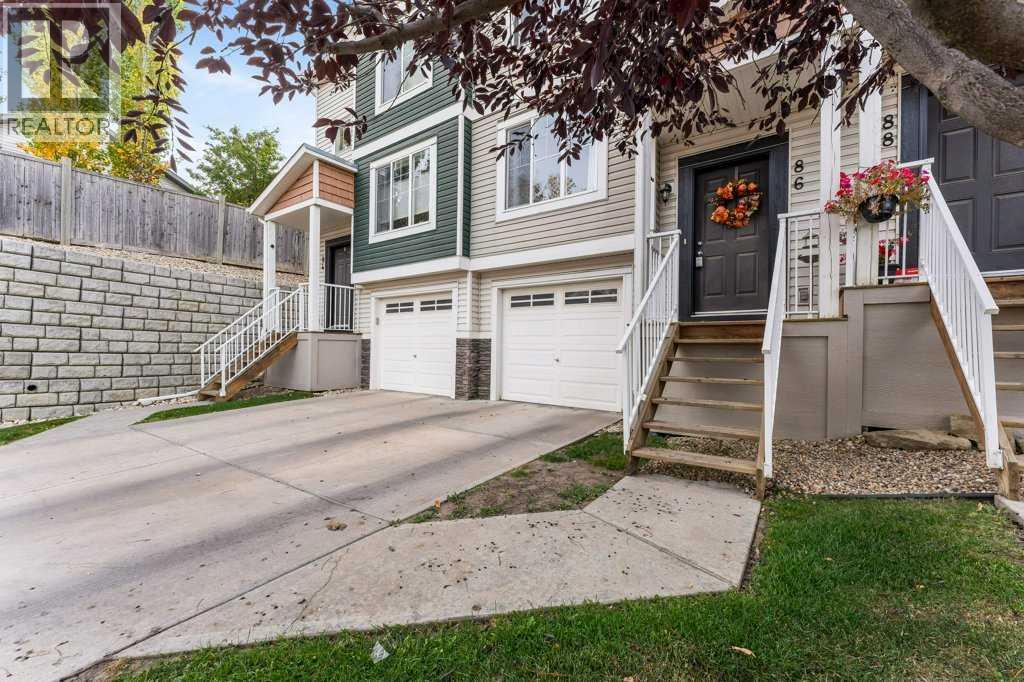 86 Pantego Ln NW, Calgary, AB T3K 0T1
