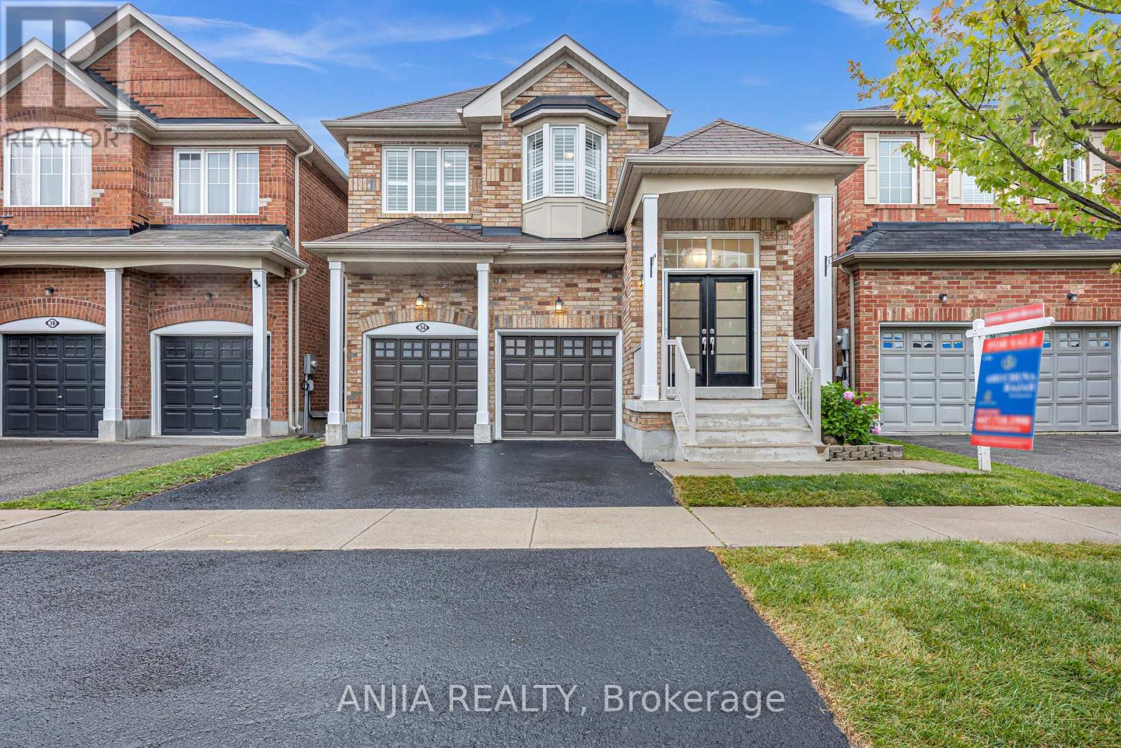 34 Horn St, Whitchurch-Stouffville, ON L4A 0X9