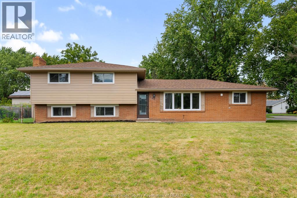 380 Highway 18, Lasalle, ON N9J 1Z7