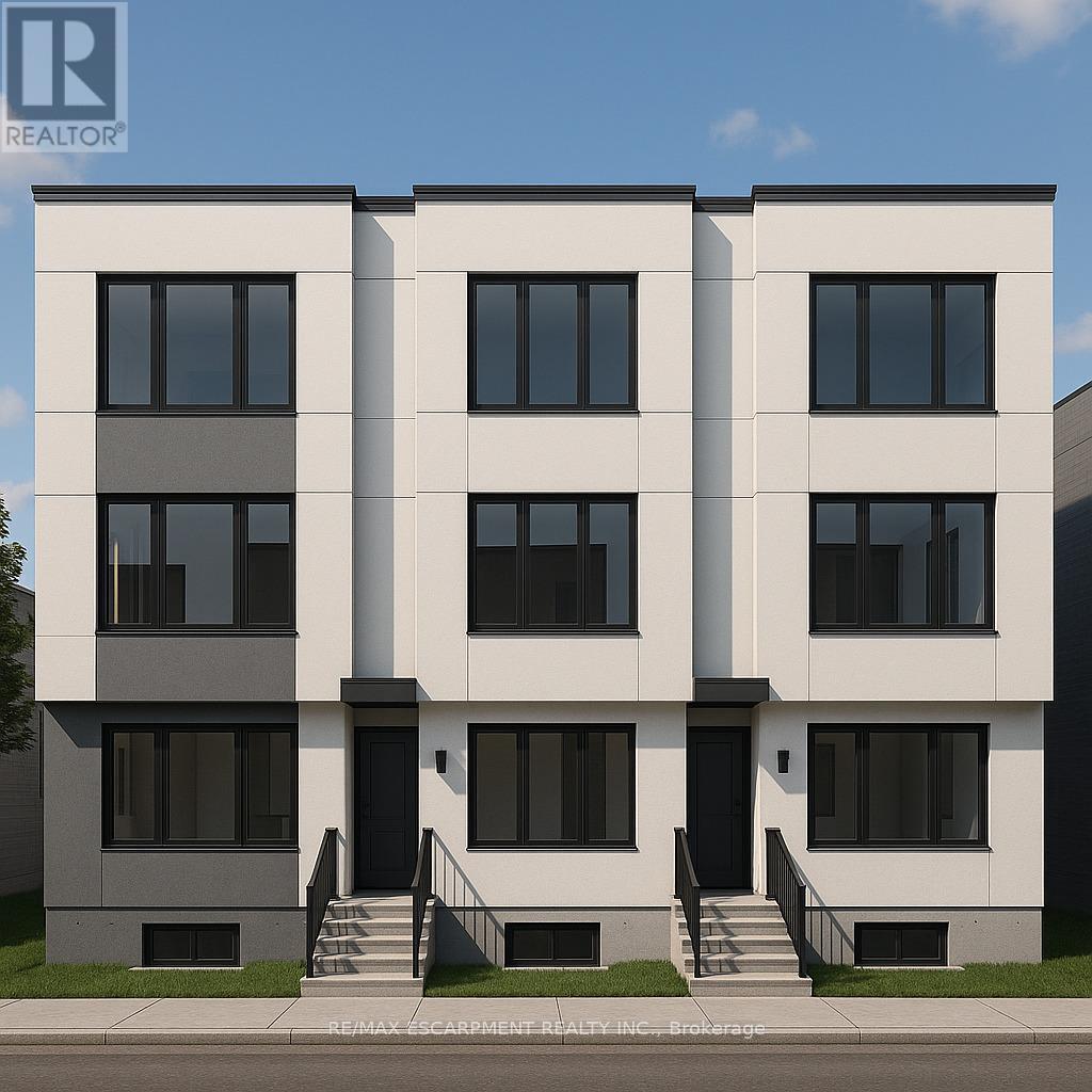 386 E 25th St, Hamilton, ON L8V 3B1