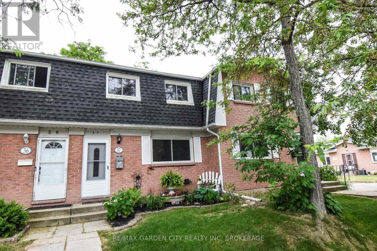 37 185 Denistoun St, Welland, ON L3C 6J6