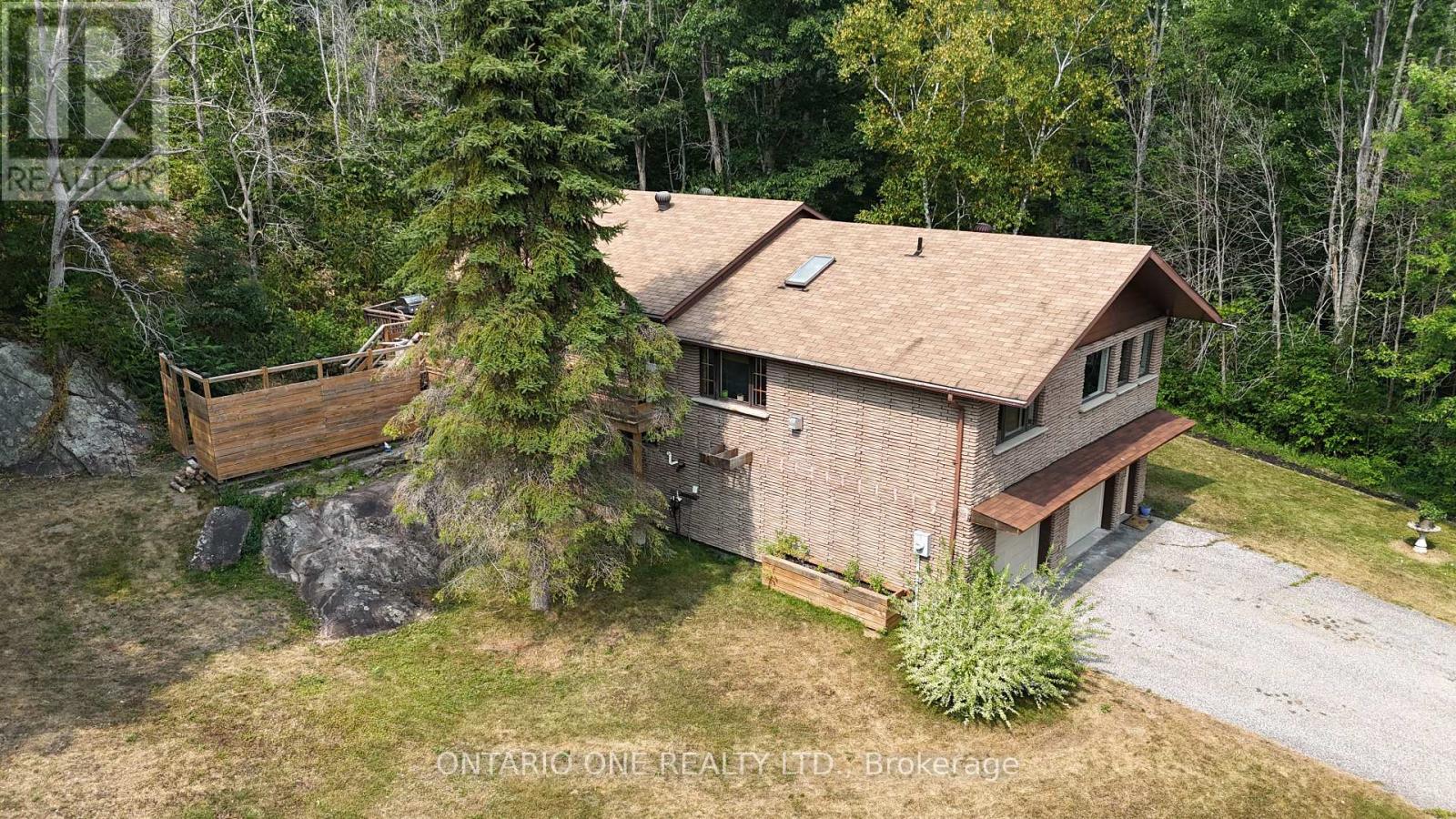 1045 Cowbell Ln, Gravenhurst, ON L0K 2B0