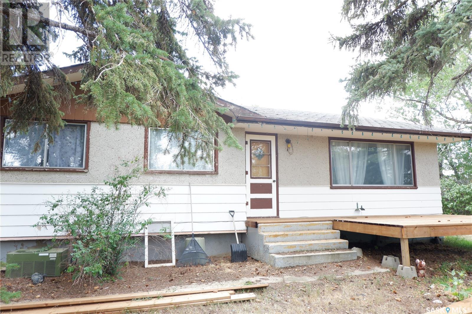 38 Kasper Cres, Assiniboia, SK S0H 0B0