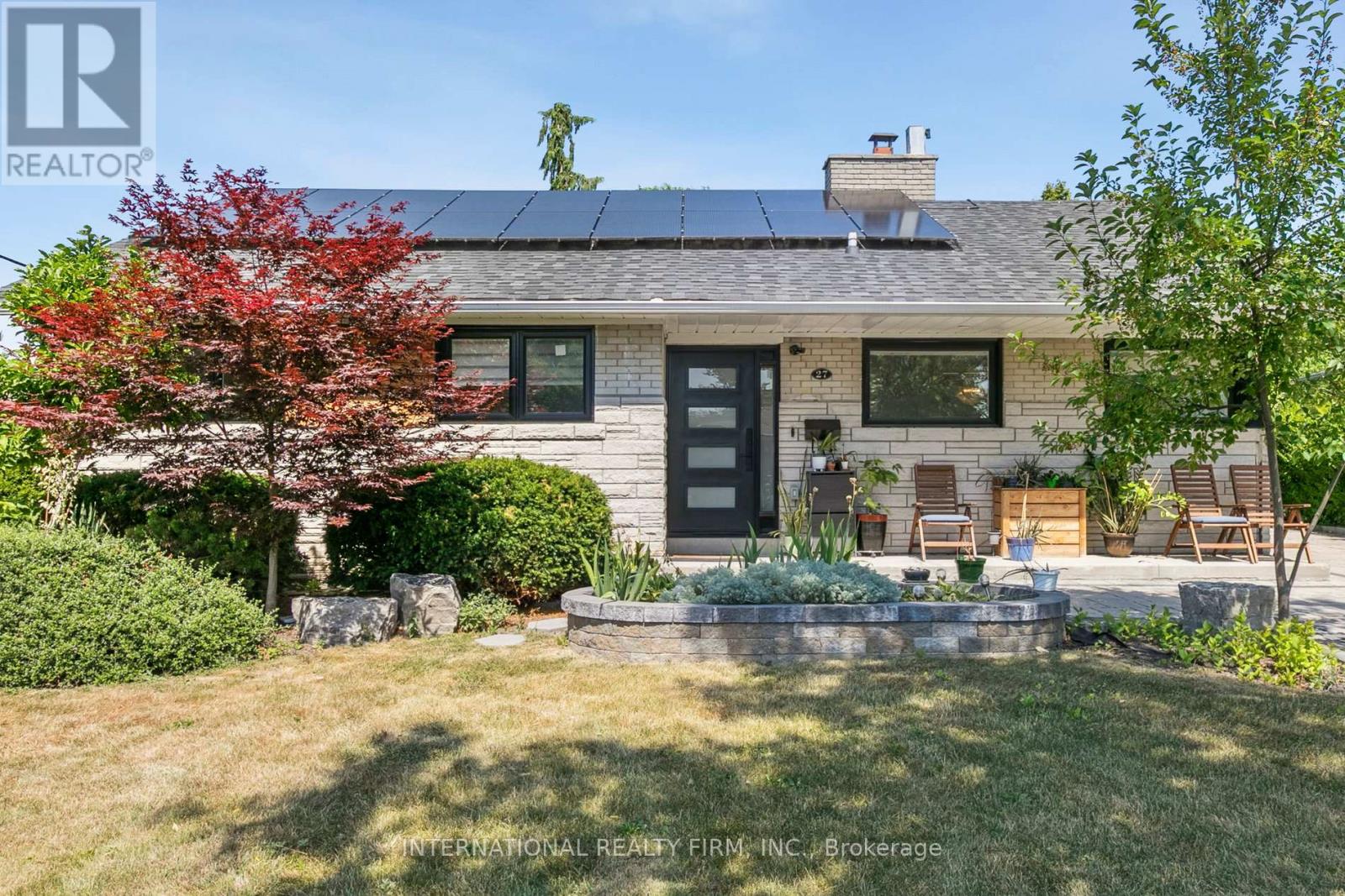 27 Treadgold Cres, Toronto, ON M3A 1X1