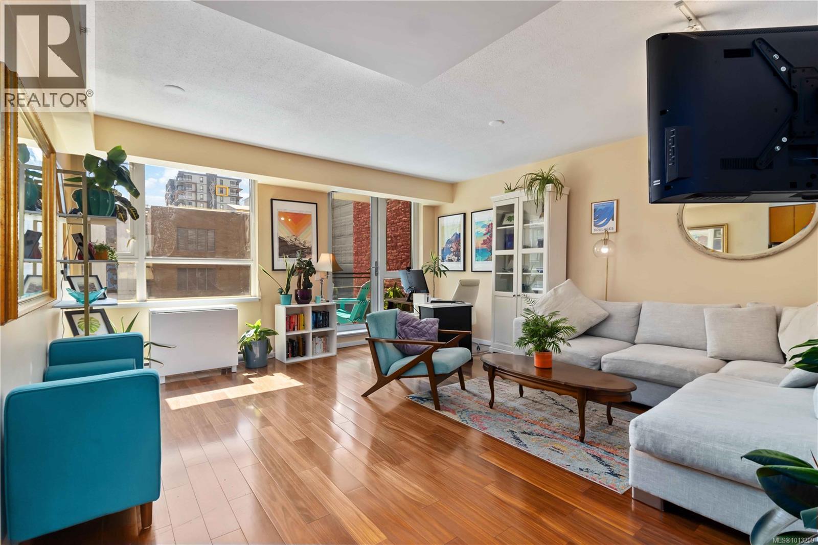 834 Johnson St Unit 406 St, Victoria, BC V8W 1N3