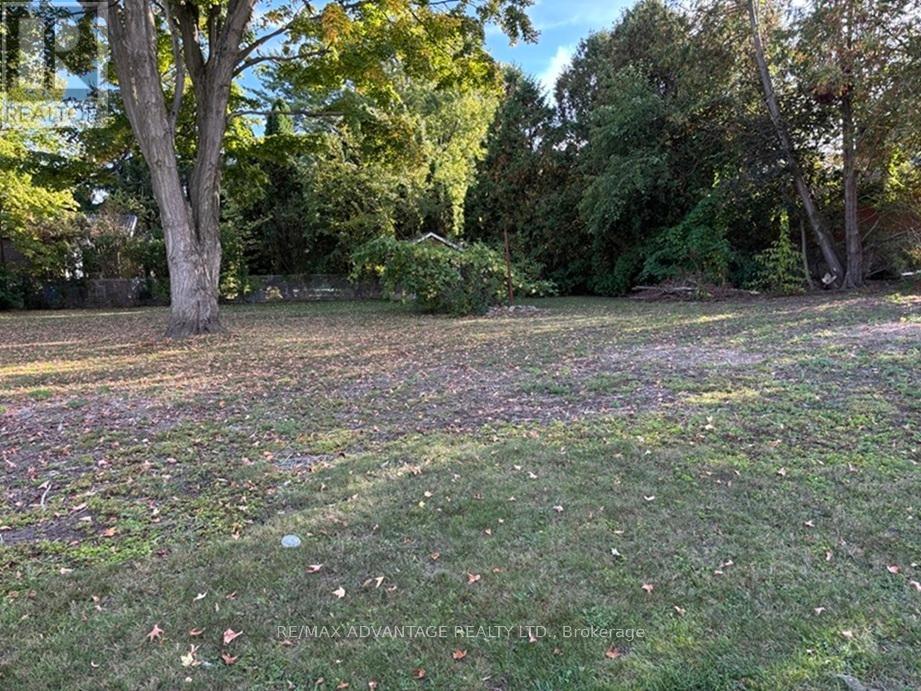 001 Woodbine St, London South South B, ON N6K 2P3
