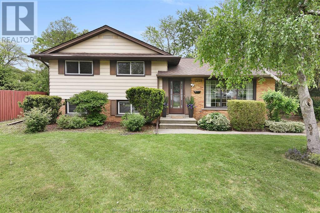 1558 Stratford Ct, Windsor, ON N9G 1W2