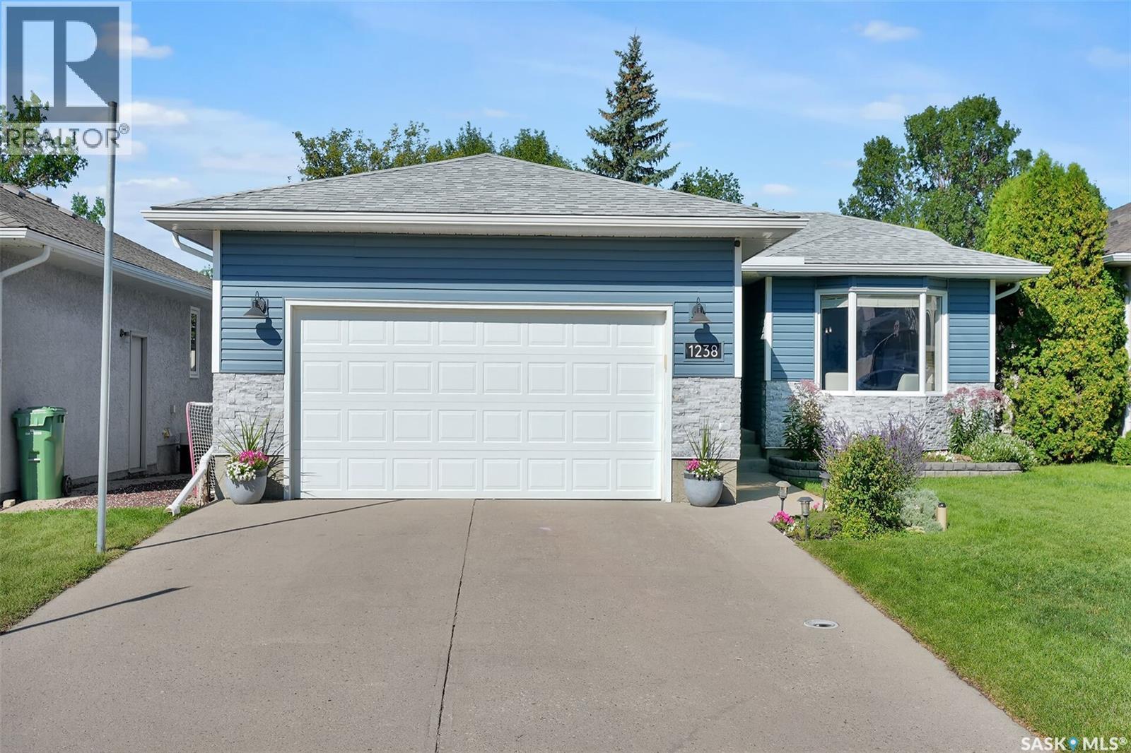 1238 Gelsinger Pl N, Regina, SK S4X 4K2
