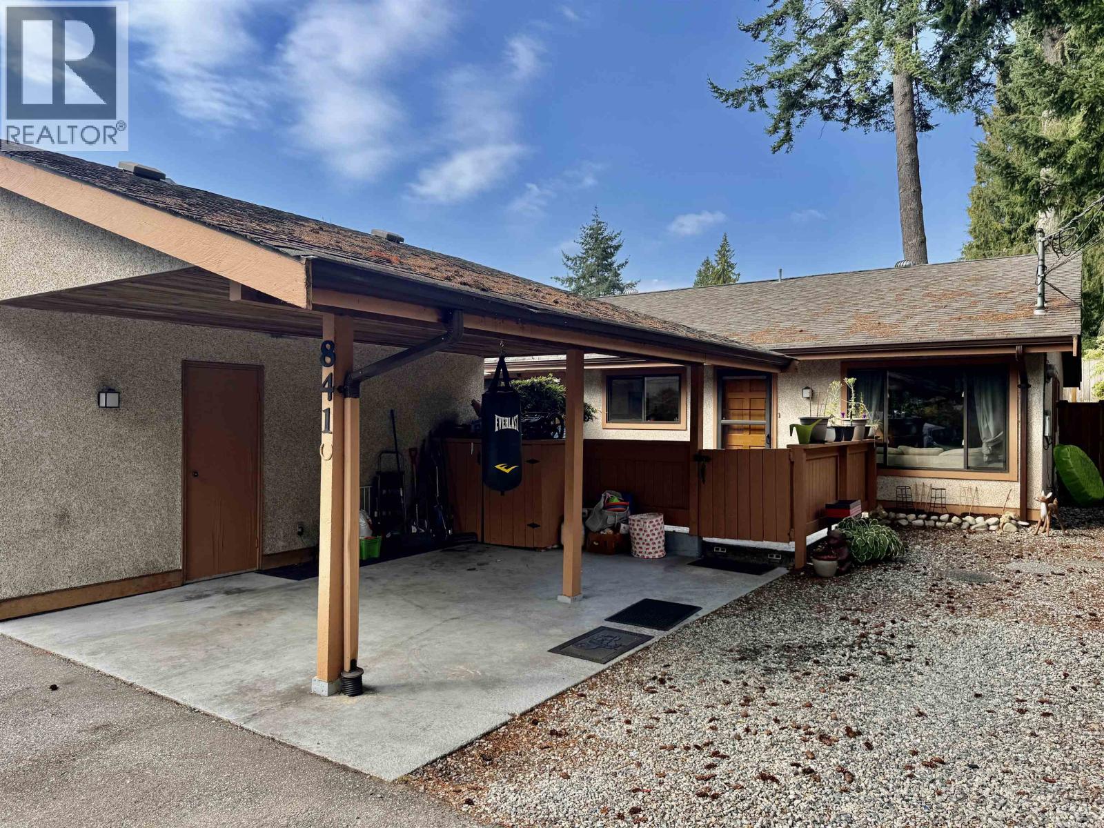 841 North Rd, Gibsons, BC V0N 1V9