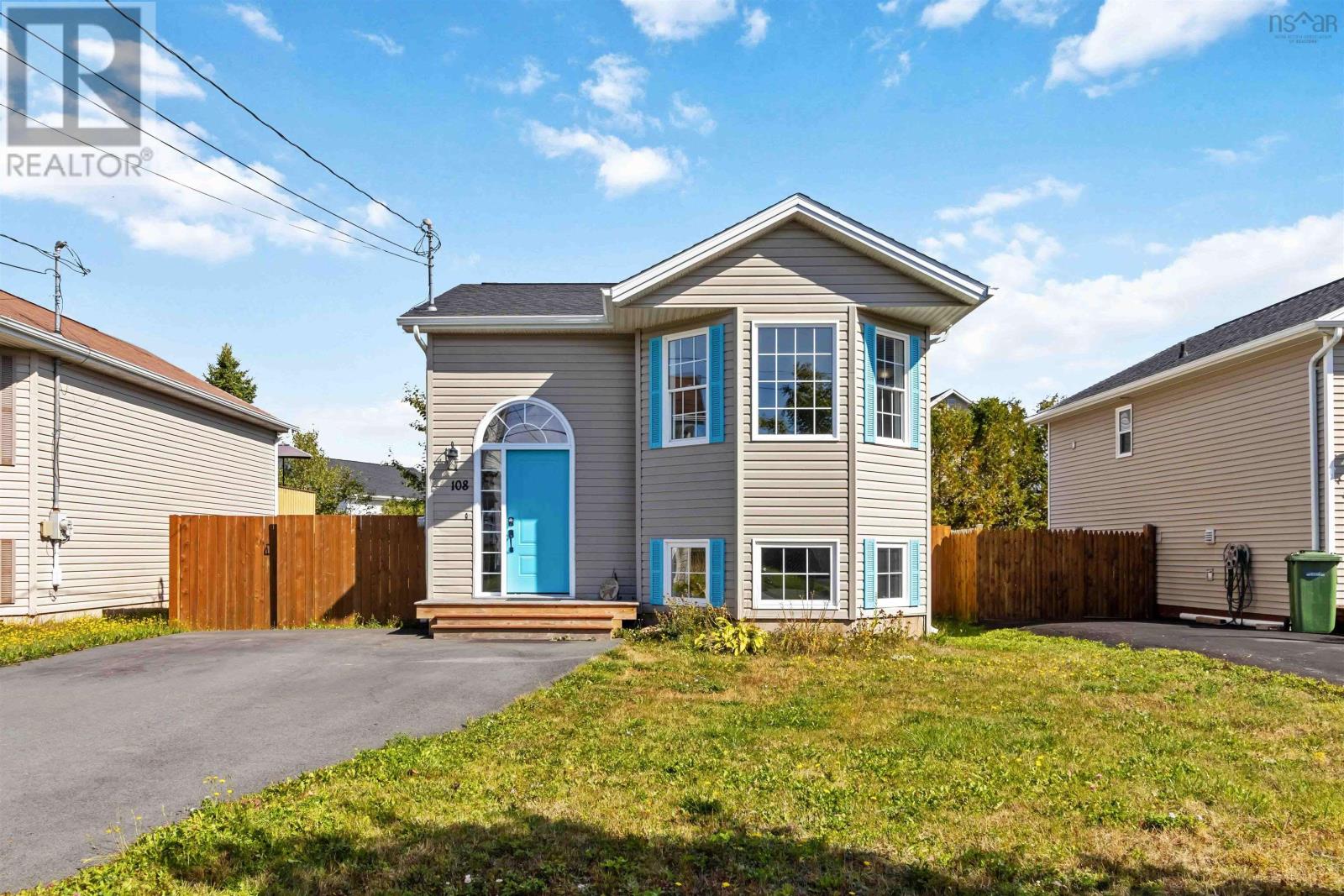 108 Heritage Hills Dr, Eastern Passage, NS B3G 1T4