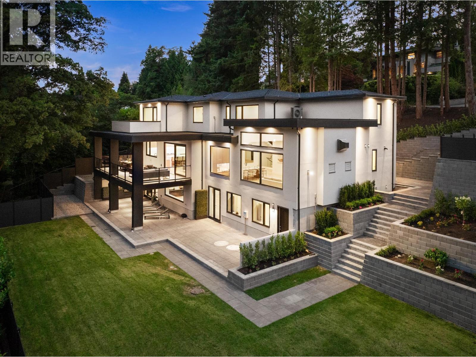 620 Kenwood Rd, West Vancouver, BC V7S 1S8