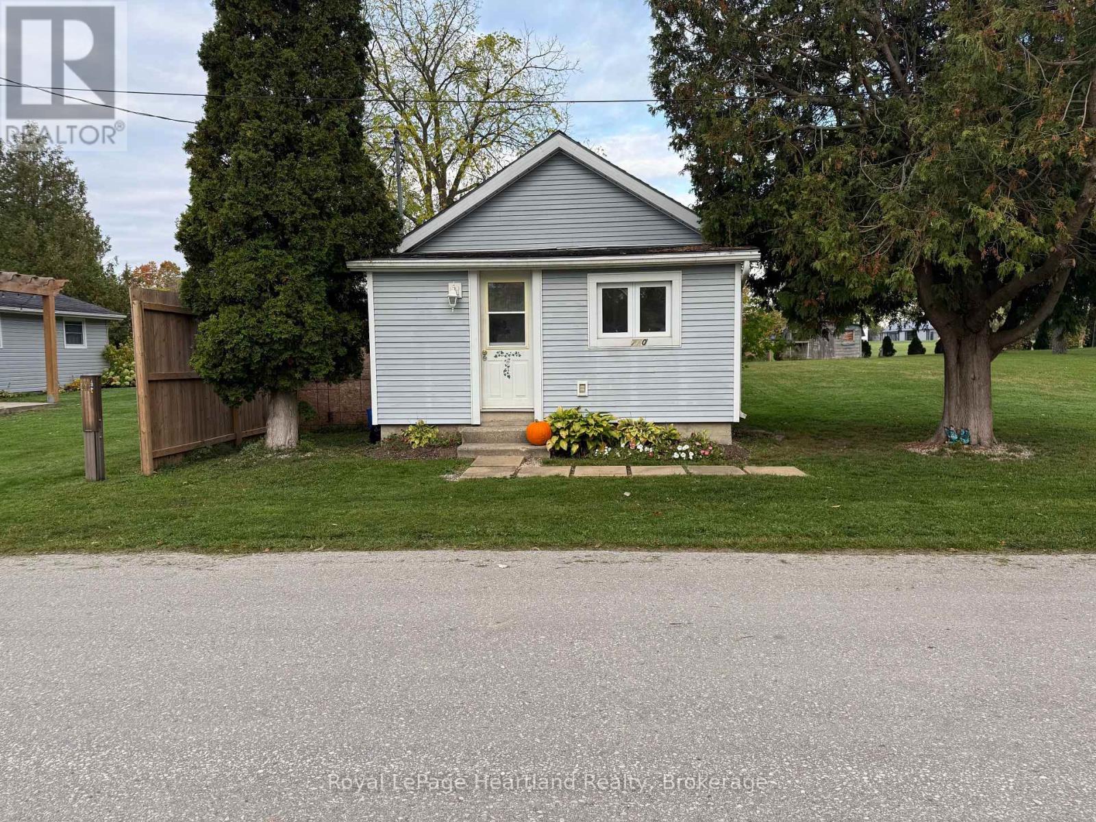 770 Somerville St, Huron-Kinloss, ON N0G 2H0