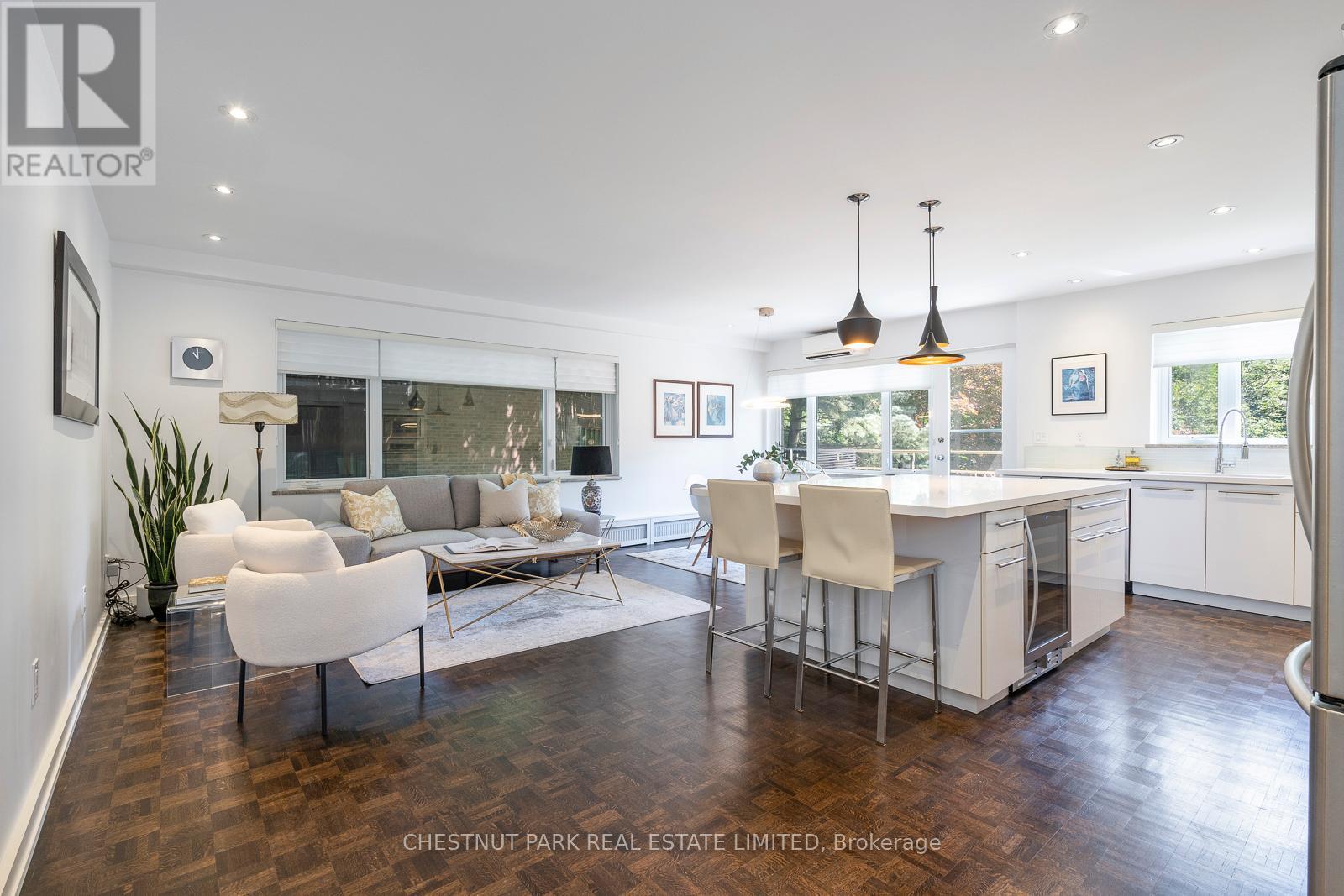103 31 Rosedale Rd, Toronto, ON M4W 2P5