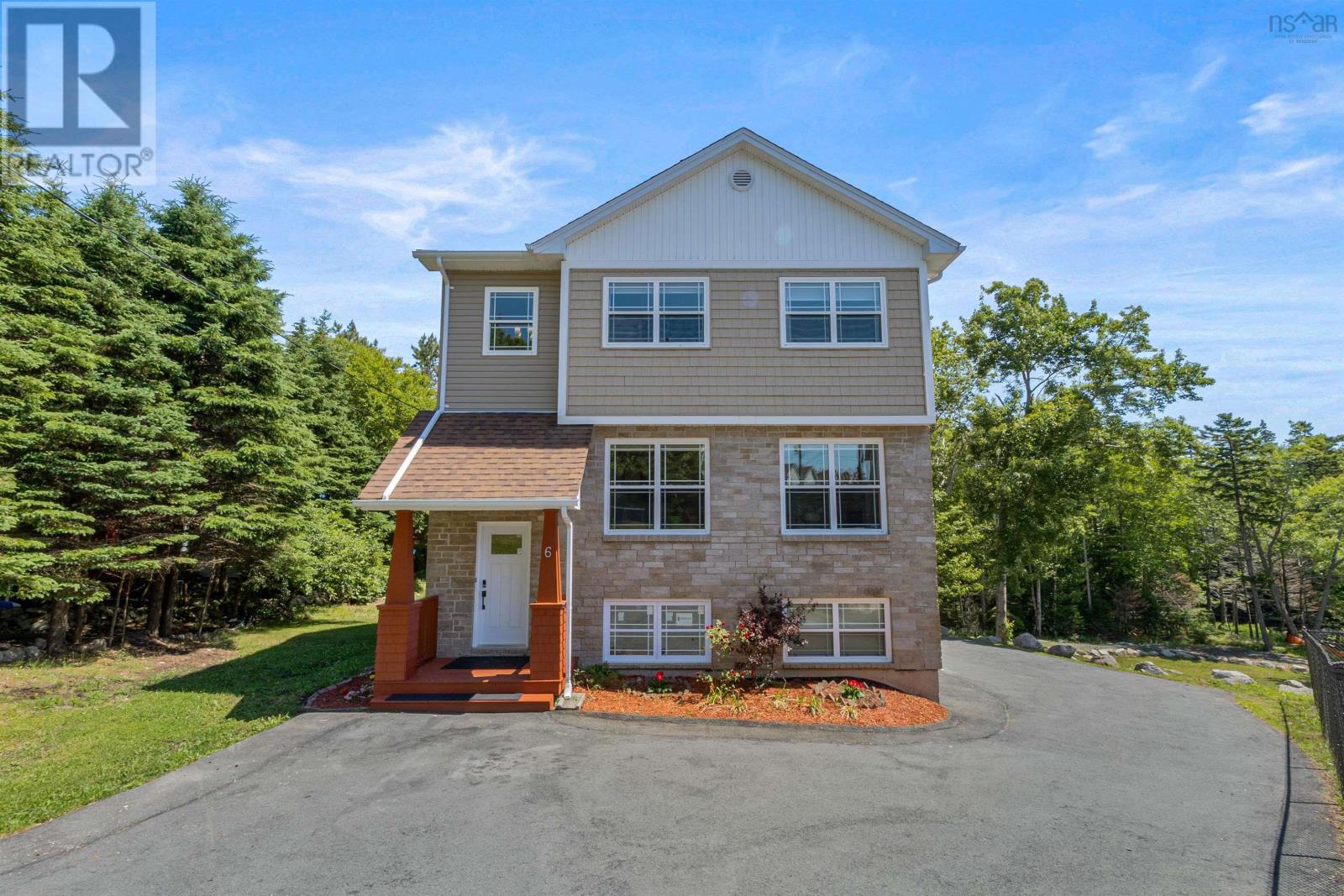 6 Riverwood Dr, Timberlea, NS B3T 0B1