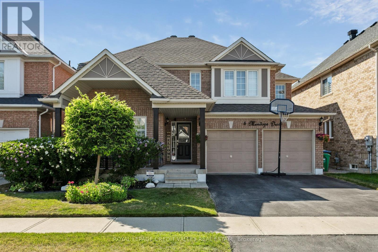 4 Mendoza Dr, Brampton, ON L7A 3M3