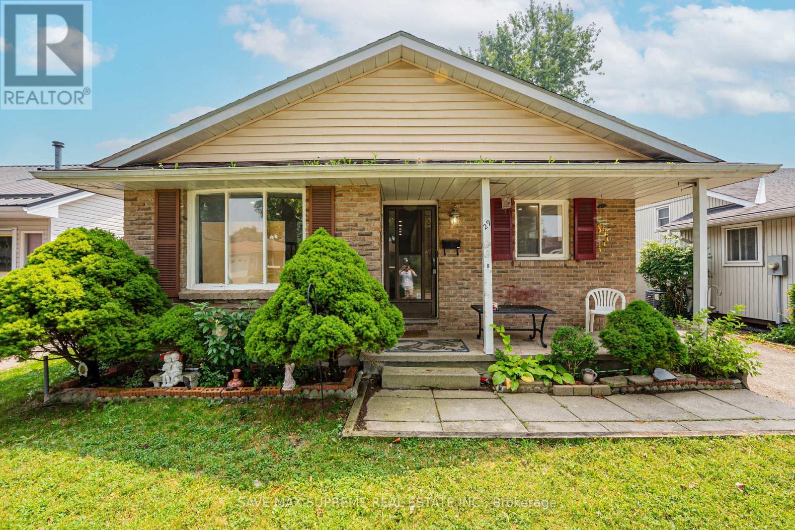 29 Renny Cres, London, ON N6E 2C4