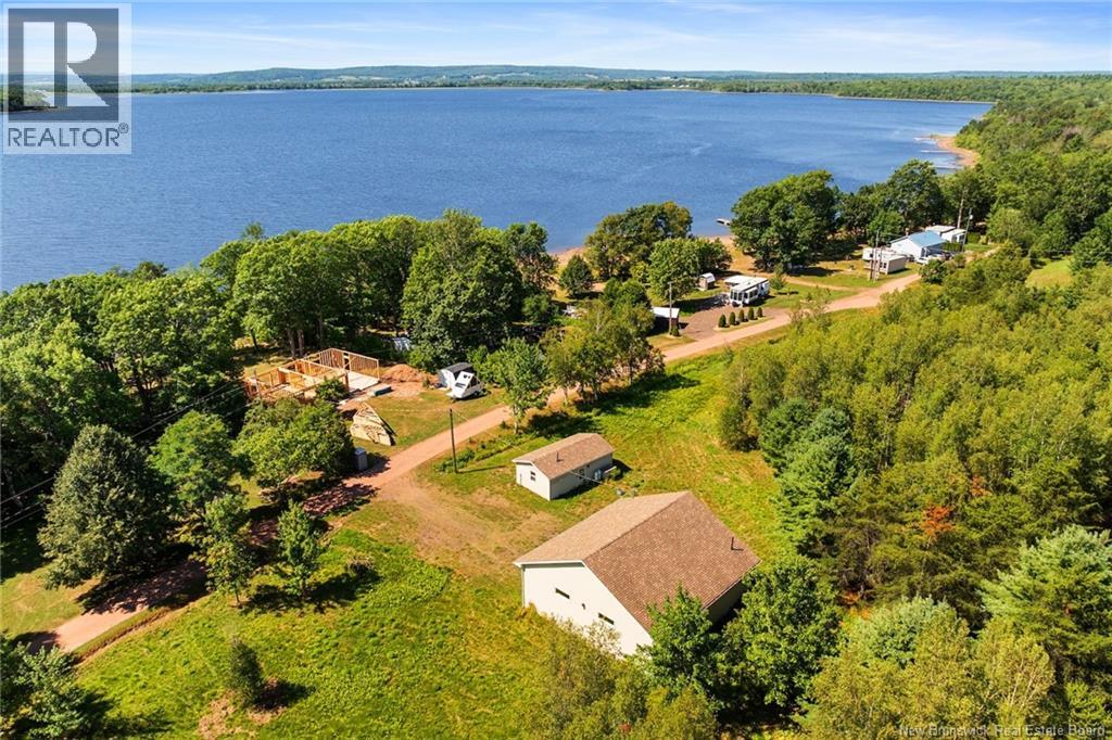 34 Washademoak Ln, Cambridge-Narrows, NB E4C 1T8
