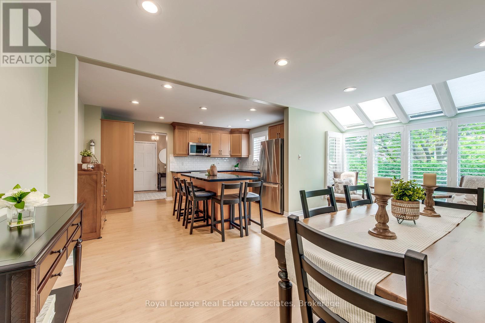 1192 Kos Blvd, Mississauga, ON L5J 4L7