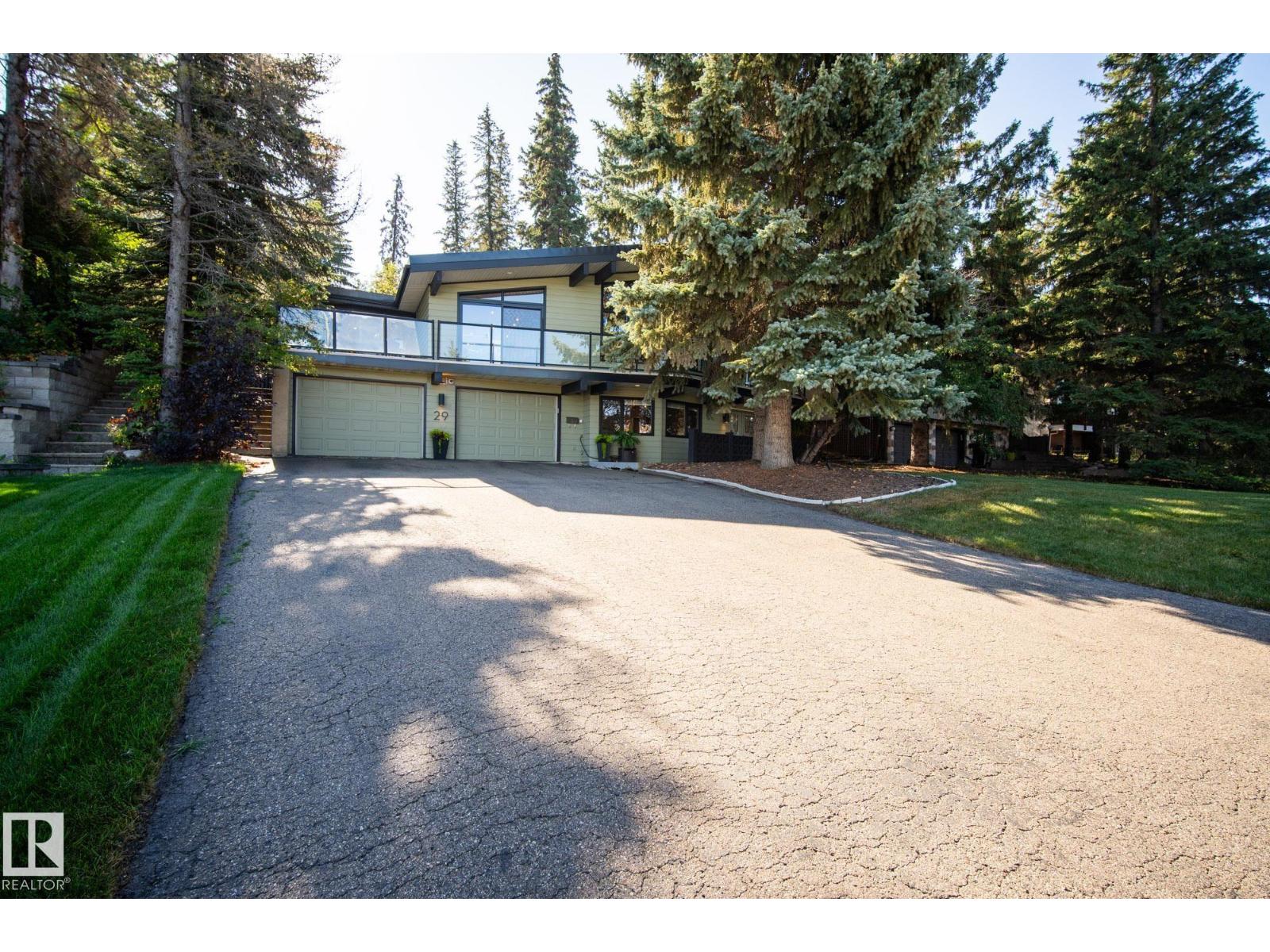 29 Manchester Dr, Sherwood Park, AB T8A 0T3