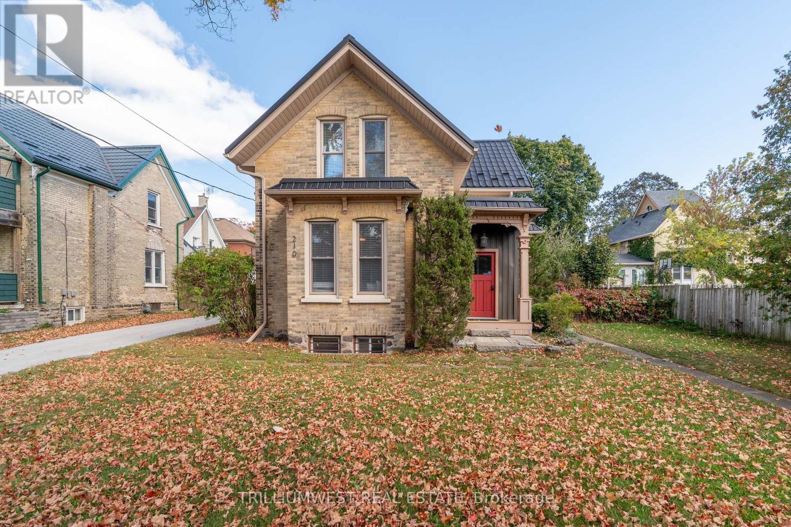 210 Lancaster St E, Kitchener, ON N2H 1N6
