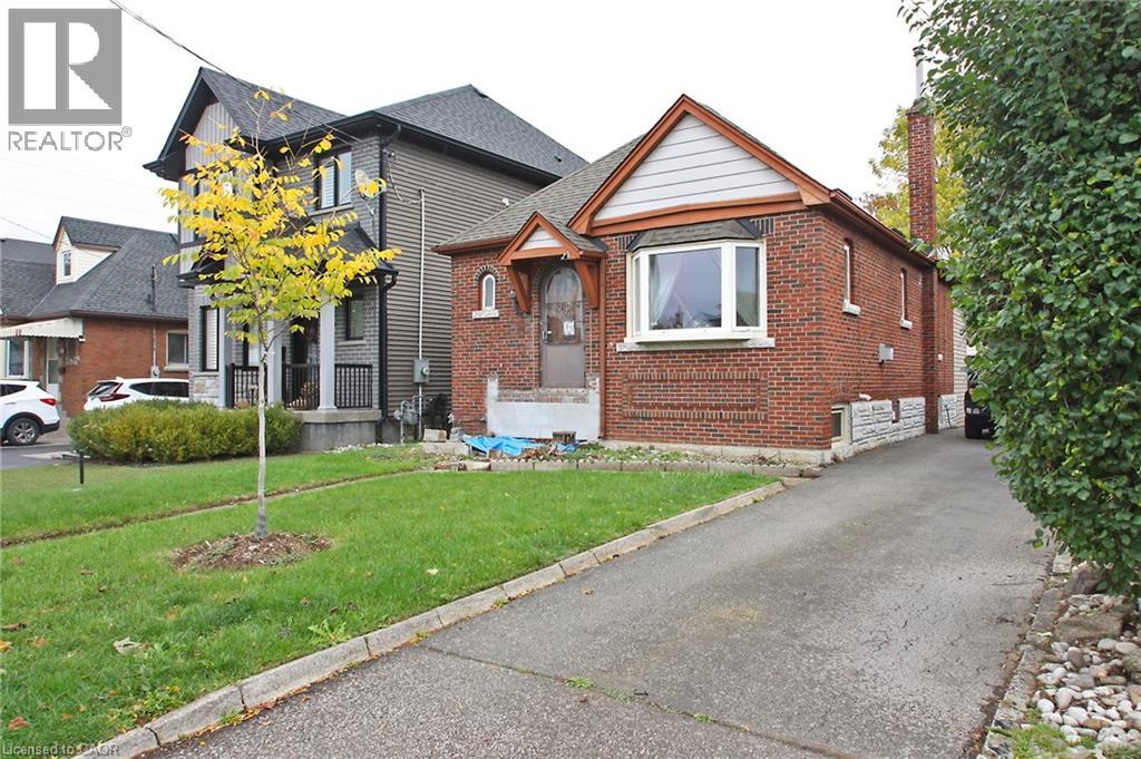 35 Barons Ave S, Hamilton, ON L8K 2Y1