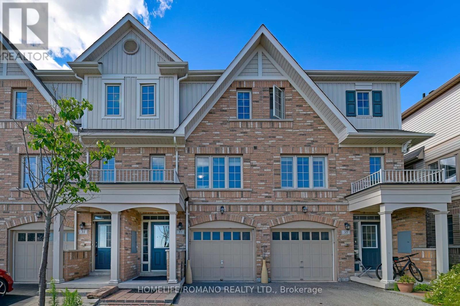 33 Comfort Way, Whitby, ON L1N 2K6