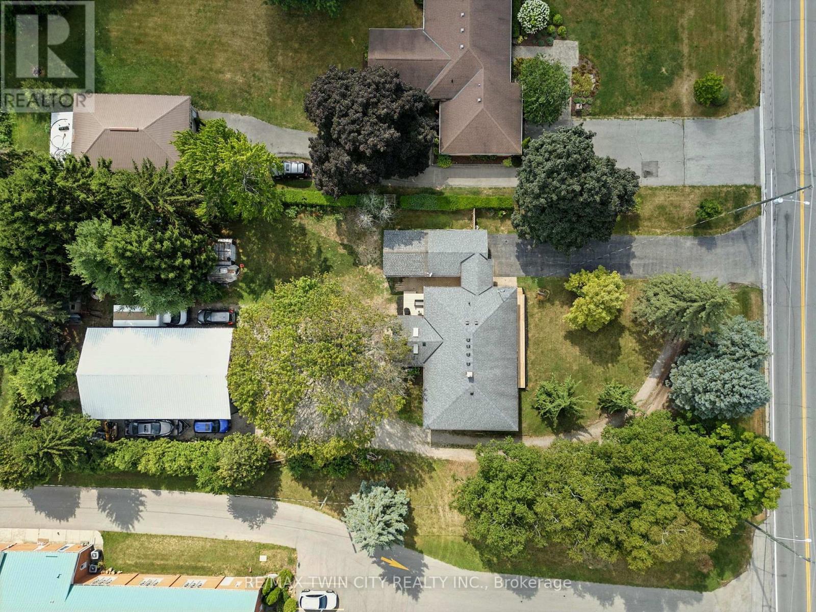 69 King St, Brant, ON N0E 1A0