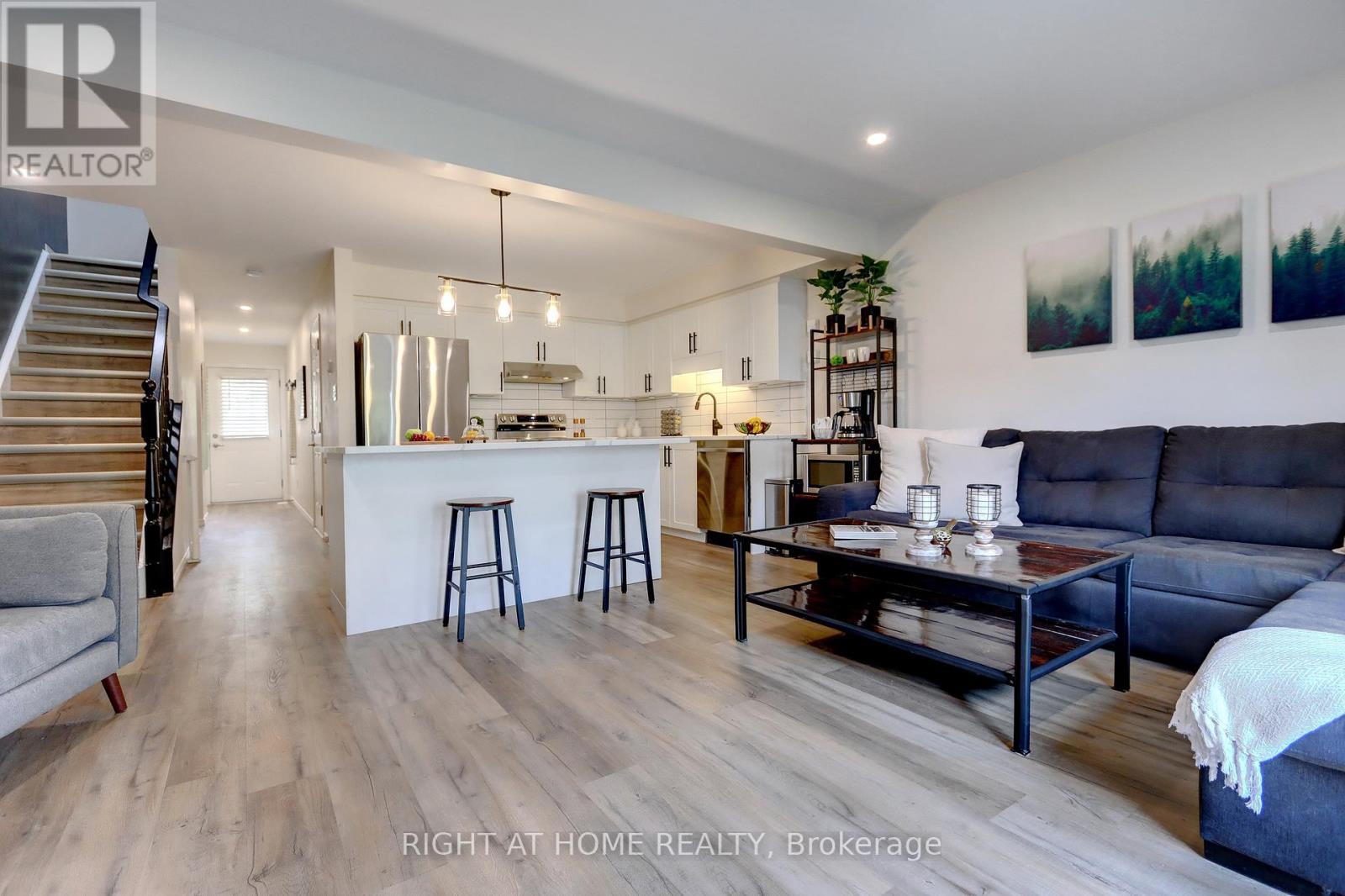74 355 Fisher Mills Rd, Cambridge, ON N3C 4N5