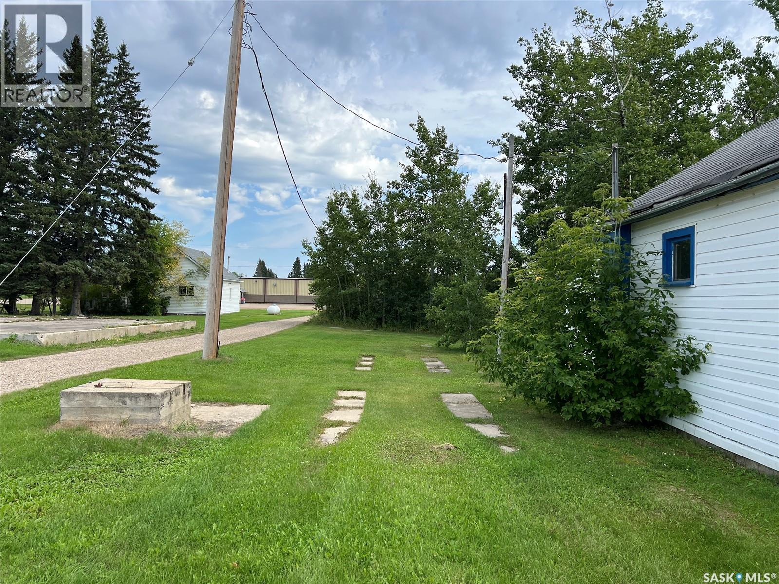 105 1 Street South, Dorintosh, SK S0M 0T0
